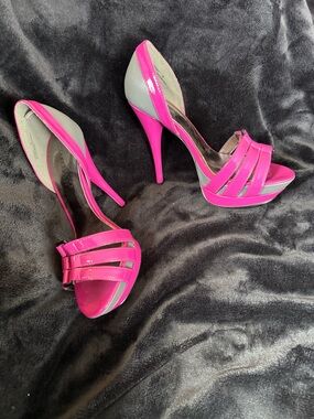 Shoe Dazzle Hot Pink Patent Open-Toe Platform Heels